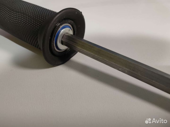 Держатель/рукоятка для роторной щетки