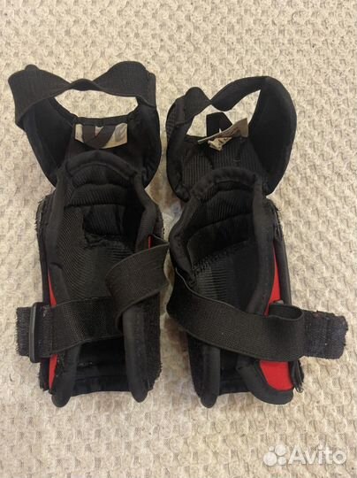 Хоккейные щитки и налокотники детские