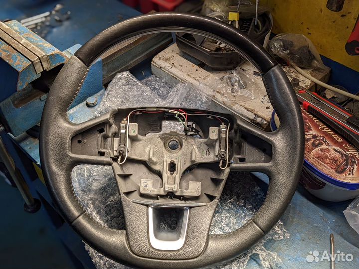 Руль с вставкой Renault