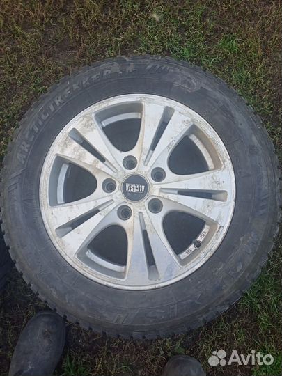 Maxxis ArcticTrekker NP3 195/65 R15