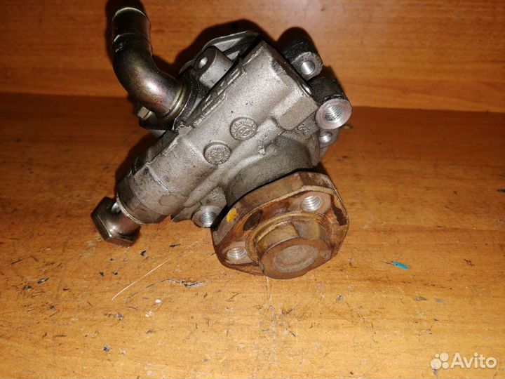 Насос гидроусилителя руля Фольксваген Гольф 4