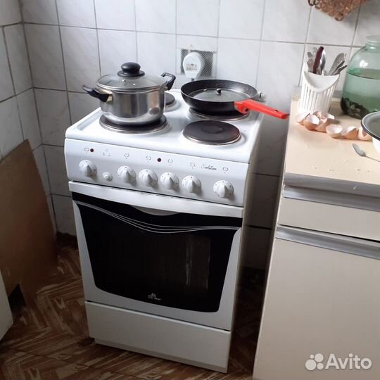 Продам электрическую плиту