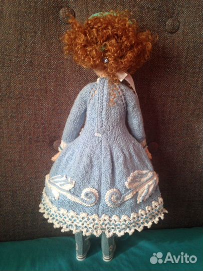 Вязаная интерьерная кукла