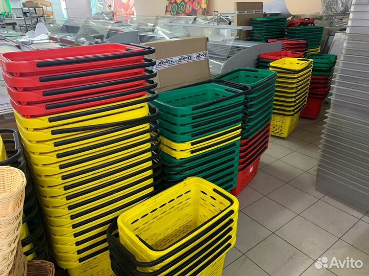Корзинка-пластиковая на колесах