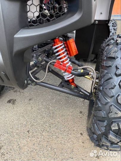 Квадроцикл Grizzly 250cc красно-белый