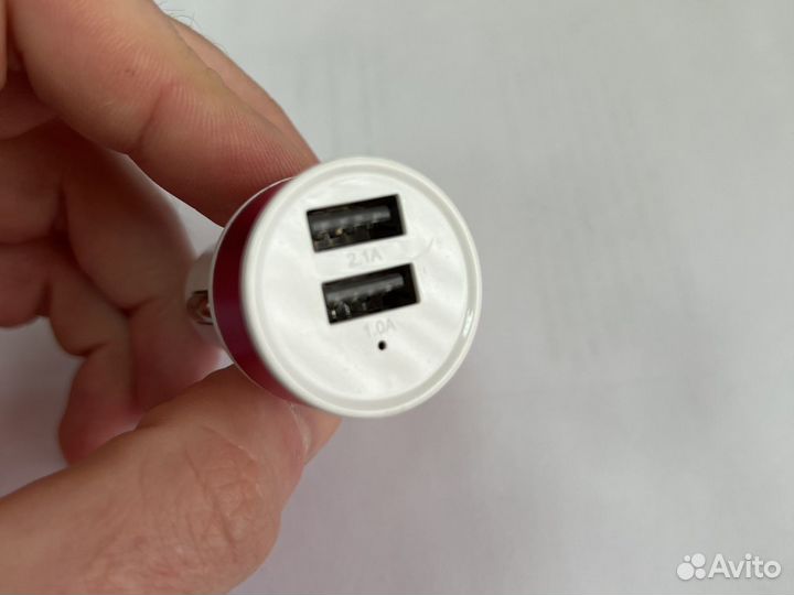 Автомобильное зарядное устройство