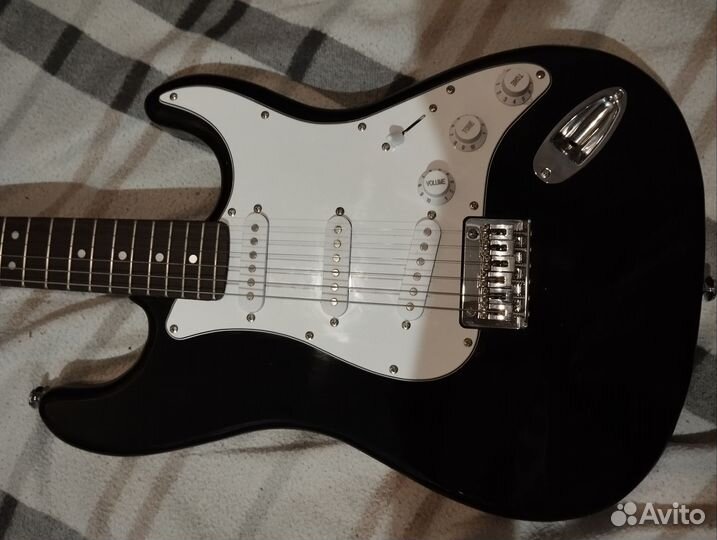 Электрогитара Fender Squier MM Stratocaster