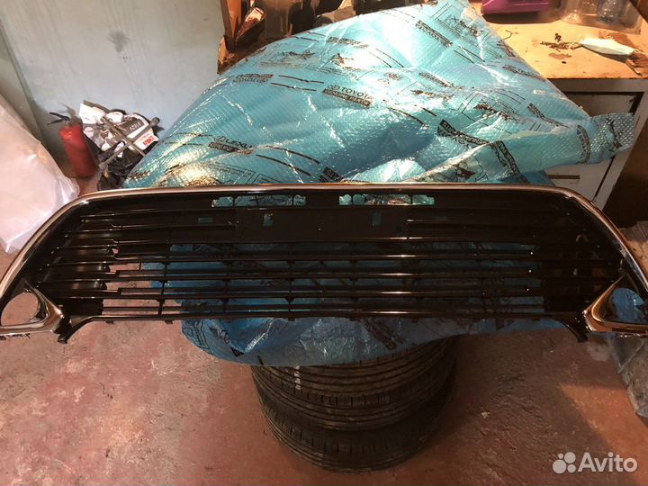 Решётку Бампера на тойота камри
