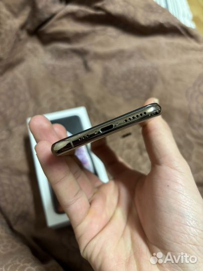 iPhone Xs, 64 ГБ