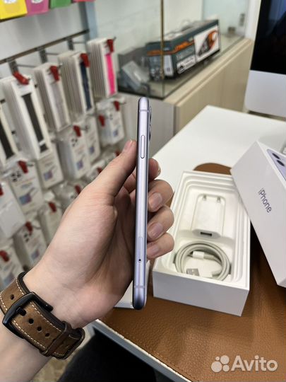 iPhone 11, 64 ГБ