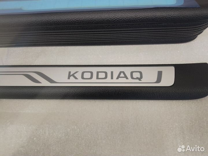 Накладка на порог левая Skoda Kodiaq 565853541A