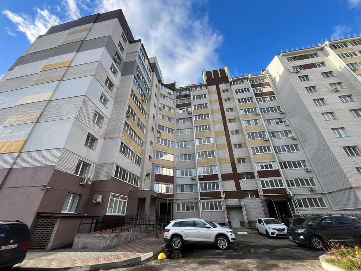 2-к. квартира, 67 м², 9/10 эт.