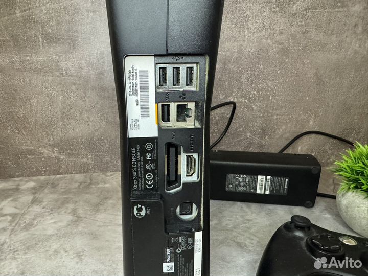 Xbox 360s 250гб прошитый freeboot