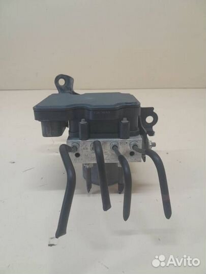Блок ABS (насос) Toyota Camry