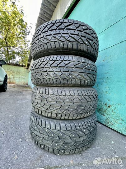 Kormoran Stud 2 215/55 R16 97T