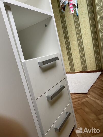 Маникюрный стол