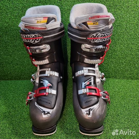 Горнолыжные ботинки 27 - 27.5, жёсткость 90