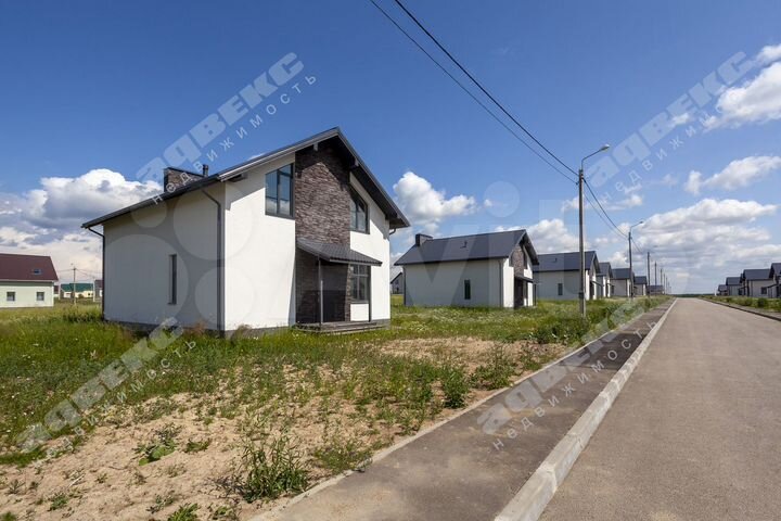 Коттедж 203 м² на участке 14 сот.