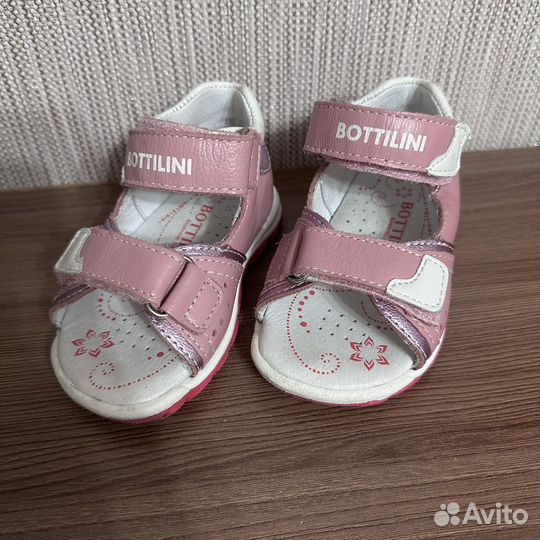 Сандалии для девочки 20