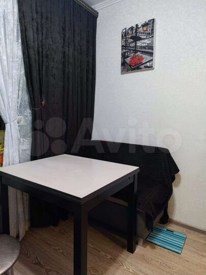 2-к. квартира, 54 м², 3/10 эт.