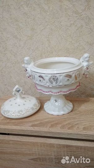 Ваза фарфоровая