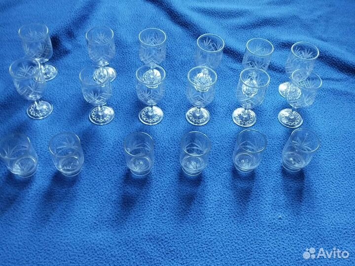 Хрустальные рюмки и стопки