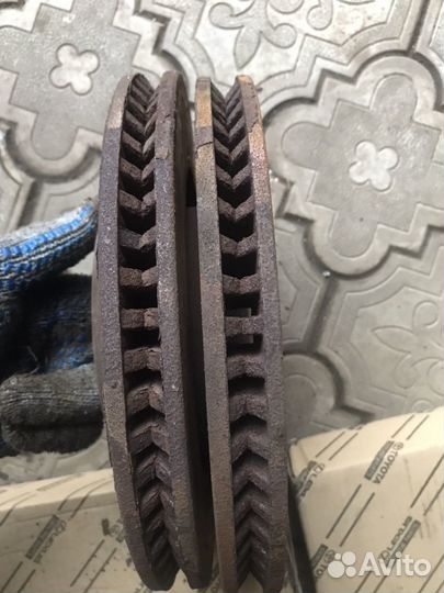 Тормозные диски передние Тойота Камри v 50