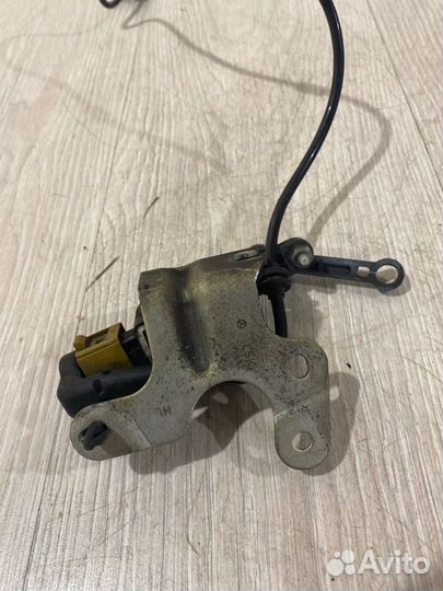 Датчик высоты дорожного просвета задний Mercedes