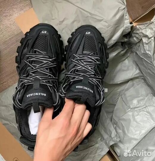 Balenciaga track 3