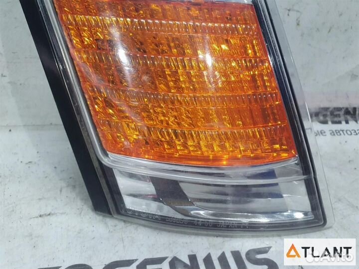 Габарит передний правый toyota gaia