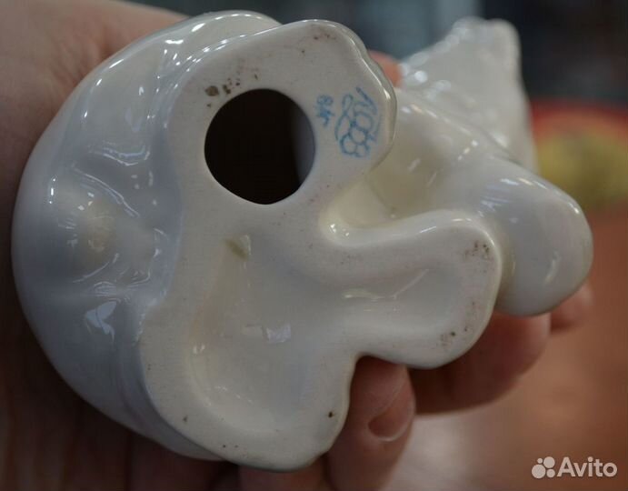 Фарфоровая статуэтка- белый медведь.лфз