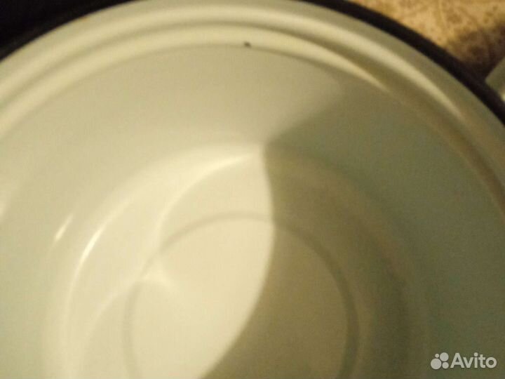 Кастрюля эмалированная огромная