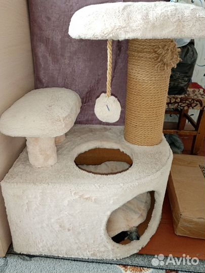 Продам домик для кошки в хорошем состояний