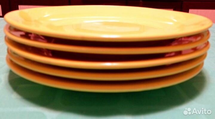 Тарелка плоская