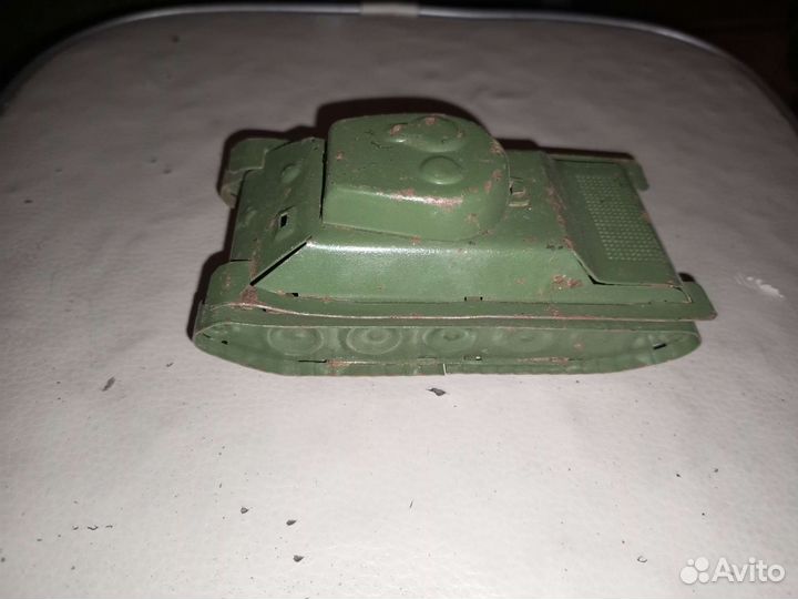 Игрушка танк СССР