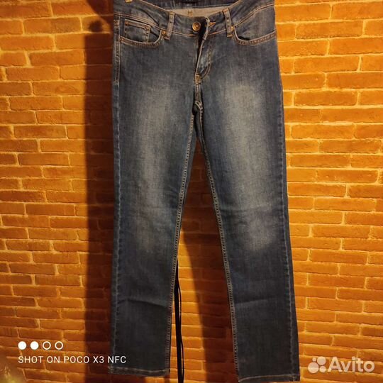 Женские джинсы