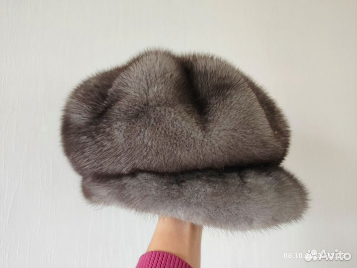 Женская меховая шапка