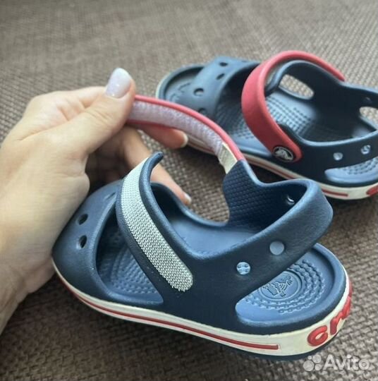 Сандалии crocs c6