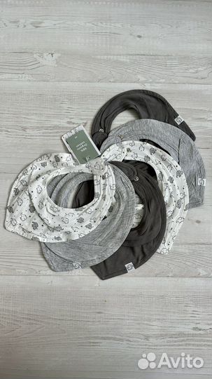 Новые слюнявчики нагрудники H&M комплект 6 шт