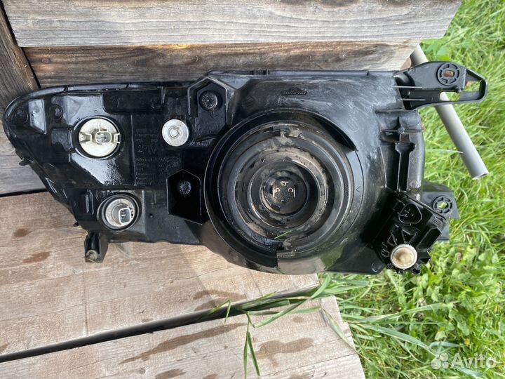 Фары mitsubishi pajero 3