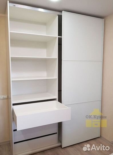 Шкаф двухстворчатый