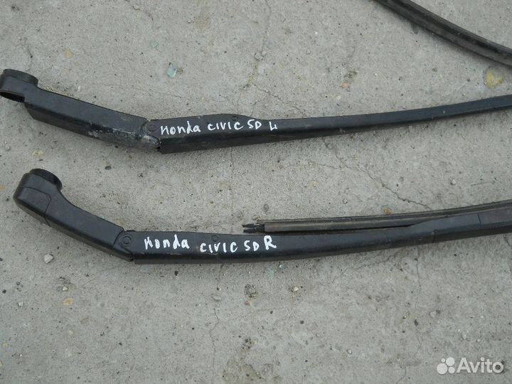 Civic 5D Поводки дворников Honda