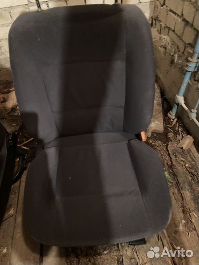 Передние сиденья Ауди 100 с4