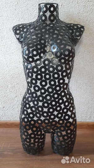 Скульптура из металлических шайб