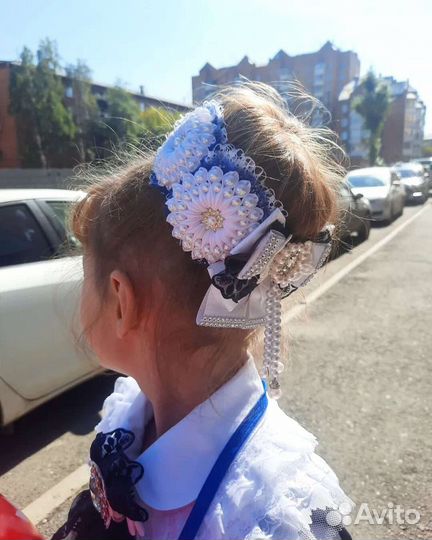 Украшение на шишку/гульку на 1 сентября