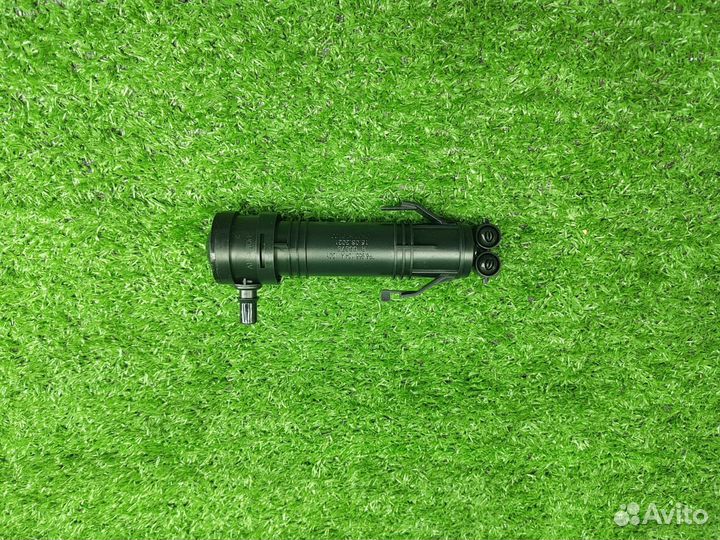 Форсунка омывателя фары правая VW Touareg VAG