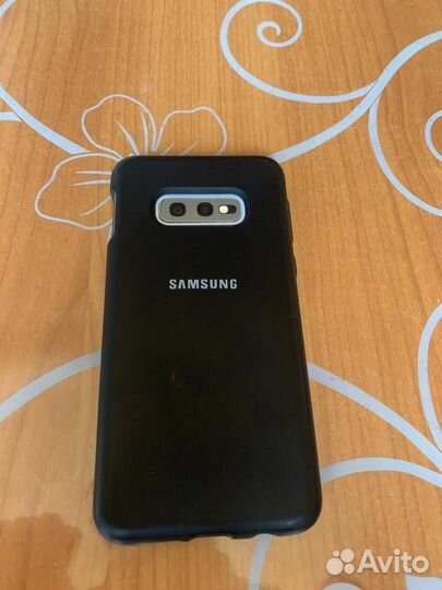 Samsung Galaxy S10e, 6/128 ГБ