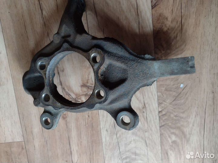 Nissan Juke Поворотный кулак правый