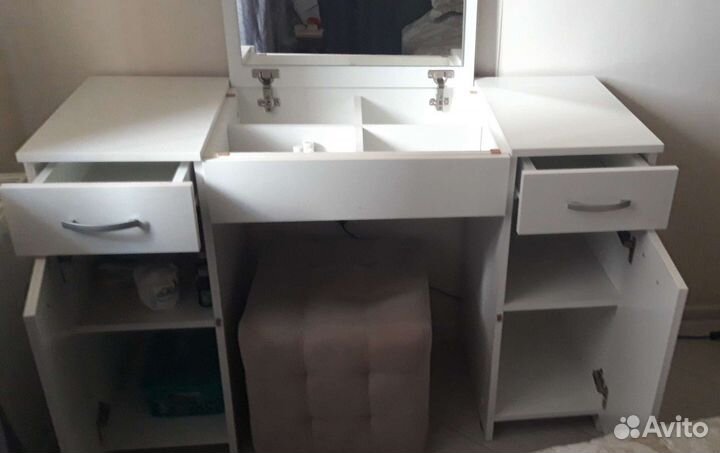 Туалетный столик с зеркалом бу