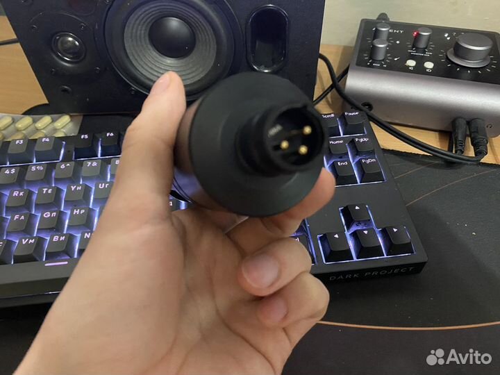 Студийный микрофон audio technica AT2020 xlr